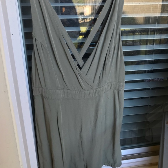 green romper - Picture 2 of 2